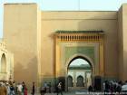 Eine der Türen auf den Königspalast, gegenüber dem alten Méchouar, Fes, Marokko.
