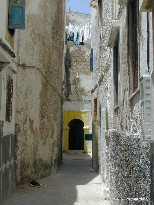 In einer typischen Straße in Essaouira - Marokko