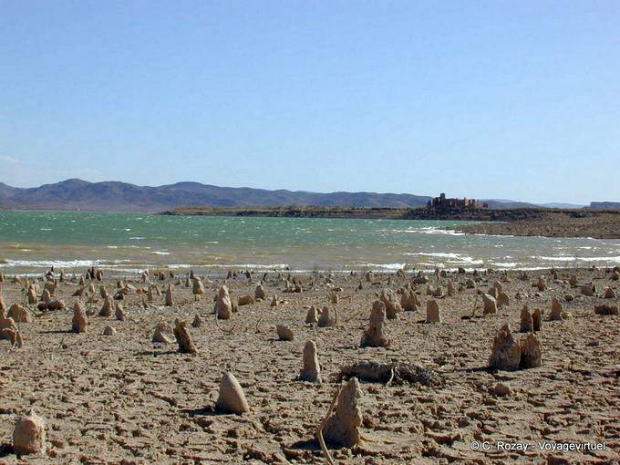 Als Grabsteine ​​auf dem Lake Ouarzazate - Marokko
