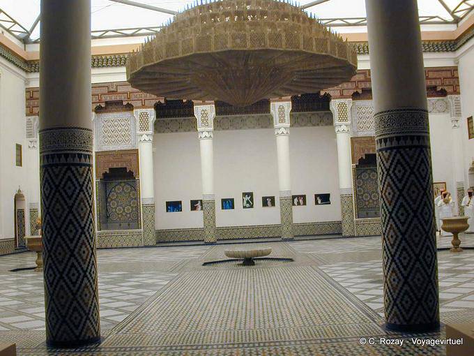 Magie der maurischen Architektur, Marrakesch-Museum, Terrasse - Marokko