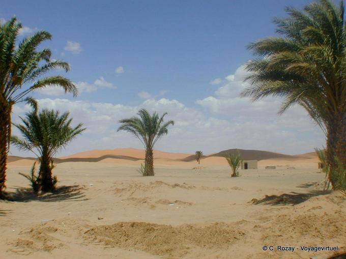 Merzouga, eines der Tore der Sahara - Marokko