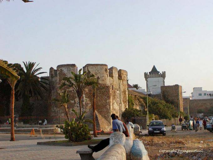 Rundgang durch die portugiesische Stadtmauer, Asilah - Marokko