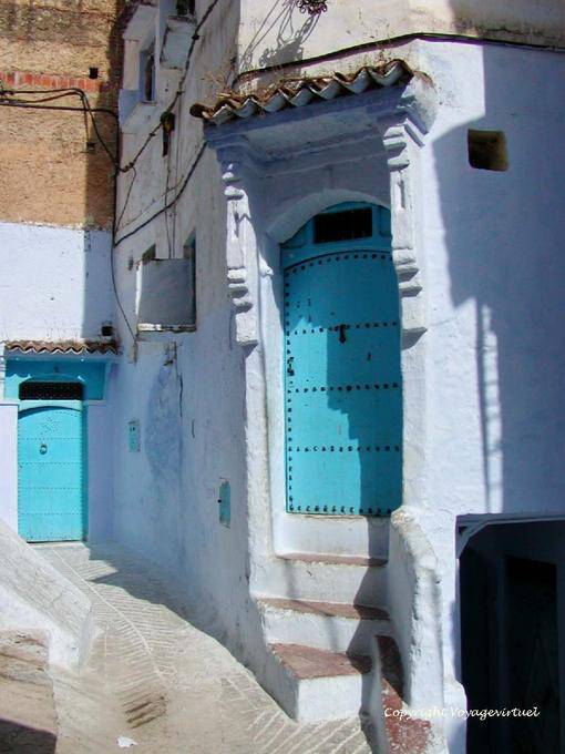 Erhöhte Eingang, Chefchaouen Medina - Marokko