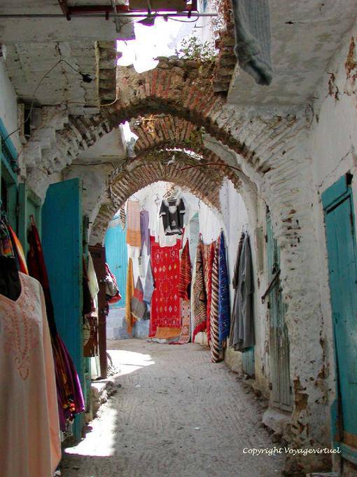 Alley Arcade in den Souk, Medina, Chefchaouen - Marokko