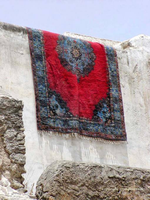 Carpet Trocknen an einer Wand, Fez - Marokko