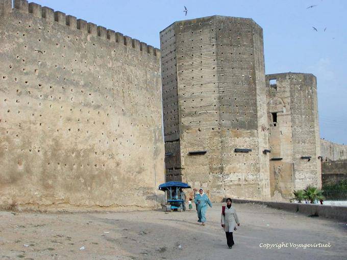 Achteckige Türme der Mauern, Fes - Marokko