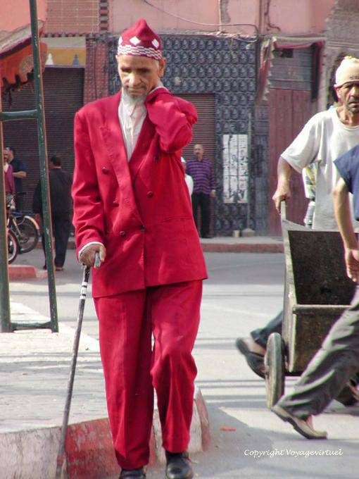 Der Mann im roten Anzug, Marrakesch - Marokko