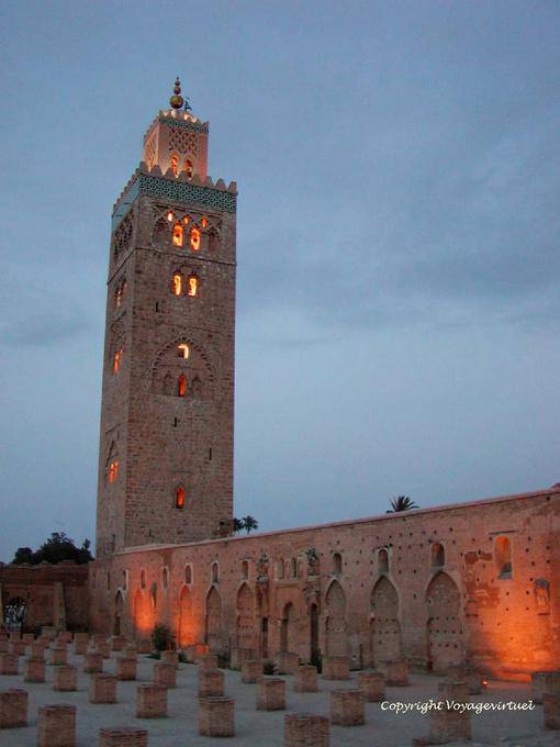 Koutoubia-Moschee für die Nacht, Marrakesch - Marokko