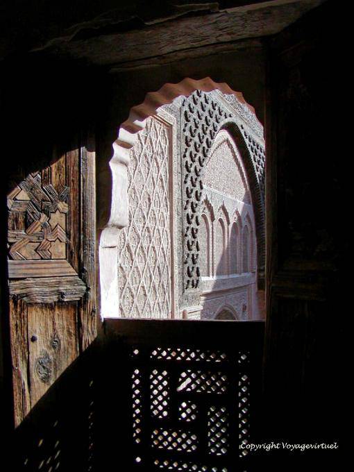 Schönheit der Saadian-Architektur, der Medersa Ben Youssef, Marrakesch - Marokko
