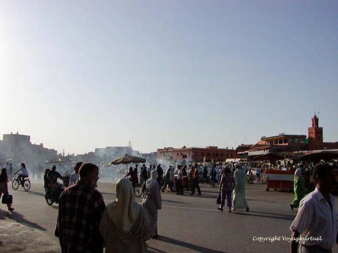 Djemaa el-Fna in den Abend, Marrakesch - Marokko