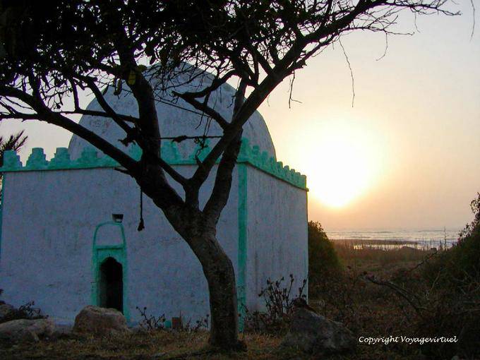Ein Marabout bei Sonnenuntergang, Oualidia - Marokko