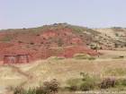 Bauern Schutz und Landschaft in Rot und Gold, um Khénifra, Marokko.