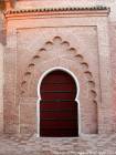 Eine Tür Koutoubia, Vertreter des Kunst Almohaden Marrakesch, Marokko.