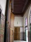 Decke und Türen aus einer Galerie von privaten Pavillon, Bahia Palast, Marrakesch, Marokko.