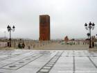 Panorama auf der Esplanade und dem Minarett Hassan-Turm, Rabat, Marokko.
