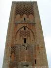Unterschiedliche Verzierung der einen Seite der Minarett der unvollendeten Moschee XIIᵉ Jahrhundert Hassan-Turm, Rabat, Marokko.