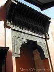 Über dem Eingang zu der Madrasa Ben Youssef, Marrakesch, Marokko.