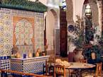 Restaurant Riad, am unteren Rand der Medina von Meknes, Marokko.