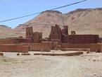 Ein nicht-renovierte Kasbah zwischen Tamgart (Tamdakhte) und Wawesmant, Marokko.