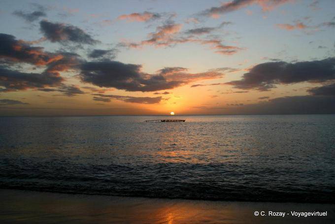 Lichter der Sonnenuntergang vor der Carbet - Martinique