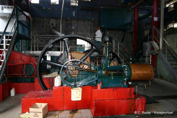 Maschinen in Rhumerie Neisson, Carbet - Martinique