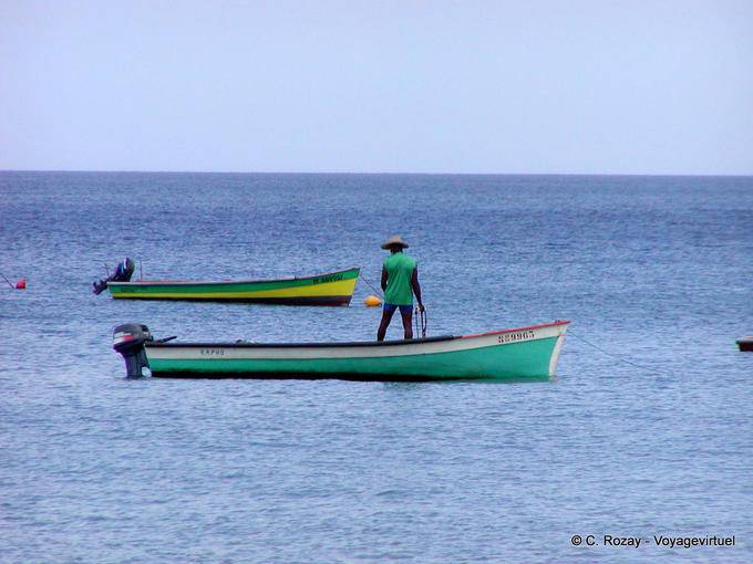 Das Boot und der Fischer, Anse Turin - Martinique