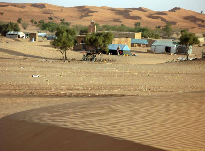 Dunes Village und bei Sonnenuntergang, Straße der Hoffnung, Mauretanien