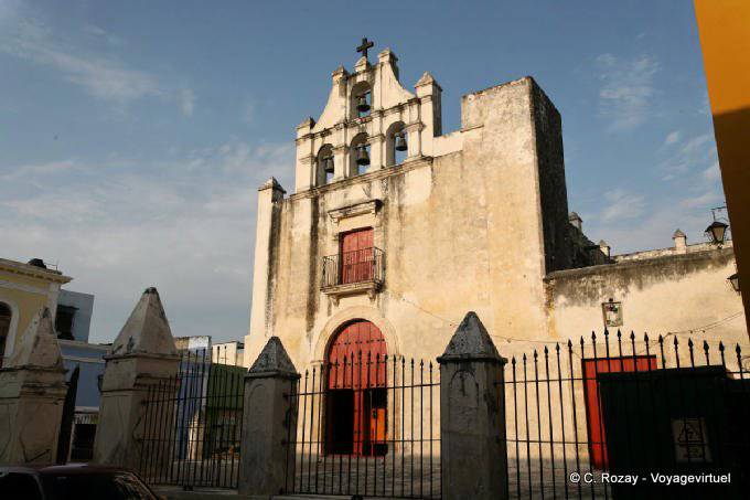 Fassade der Iglesia de El Dulce Nombre de Jesús, Campeche - Mexiko
