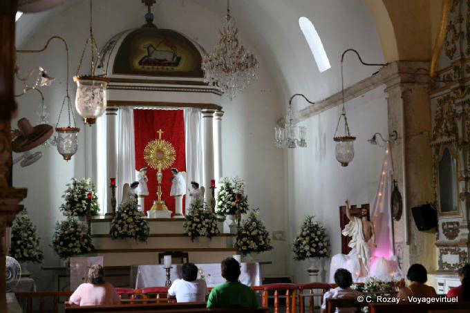 Altar der Kirche der Heiligen Namen Jesu, Calle 55, Campeche - Mexiko