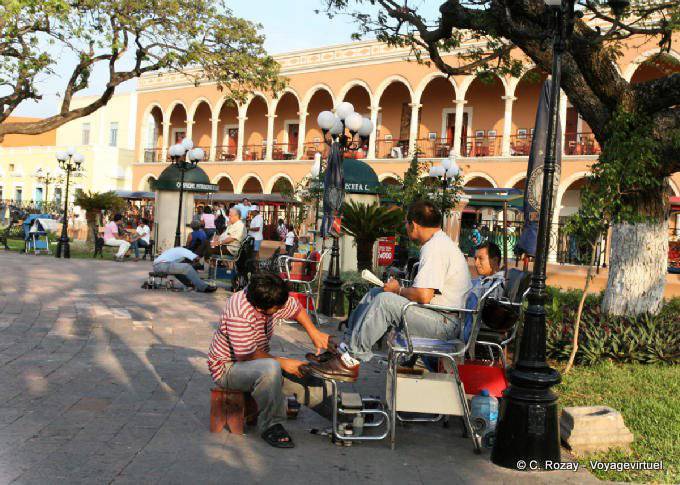 Shoeshine, Plaza de la Independencia, Campeche - Mexiko