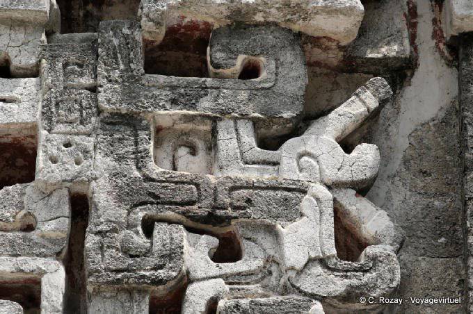 Steine ​​von den Mayas, Chicanna geschnitzt - Mexiko
