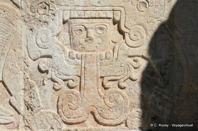 Mann, die aus dem Mund einer gefiederten Schlange, Erleichterung, Plattform Venus, Chichen Itza - Mexiko