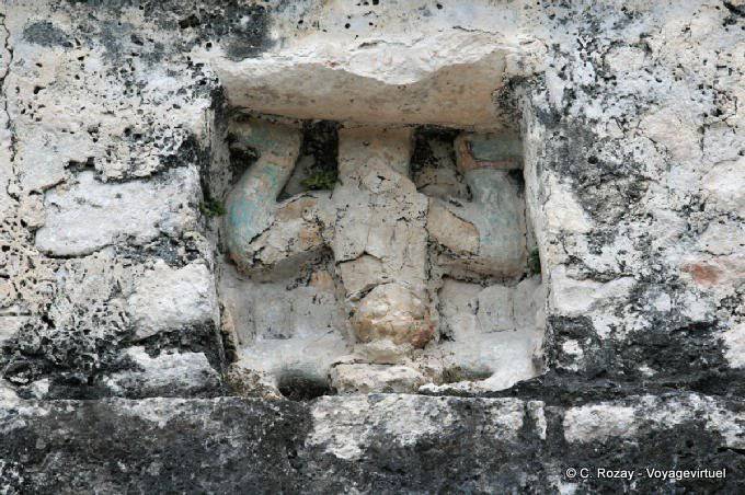 Konzentrieren Sie sich auf einem Atlas unterstützen Tempel Nohoch Mul Coba - Mexiko
