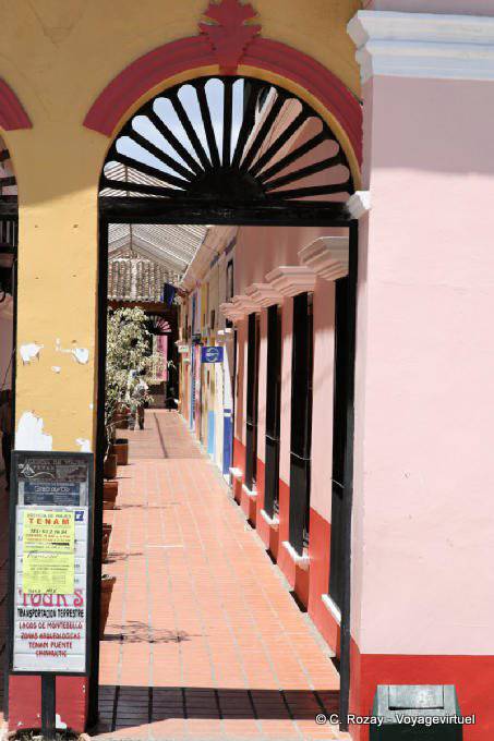 Bunte Gang Comitán, Chiapas - Mexiko