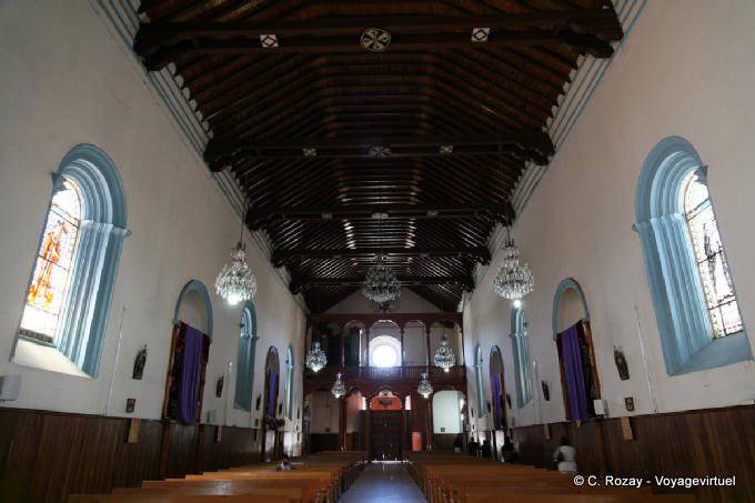 Blick vom Kirchenschiff Altar Kirche von Santo Domingo de Guzmán, Comitán - Mexiko