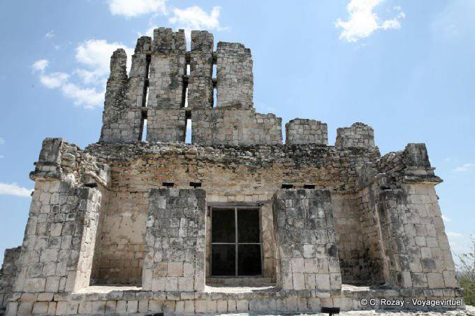 Tempel auf der Los Edificio Pisos 5, Edzná - Mexiko