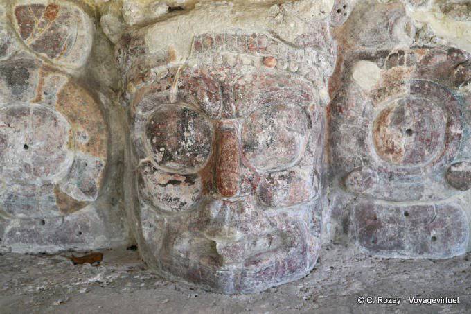 Templo de Mascarones, der Gott der Sonnenuntergang, Edzná - Mexiko
