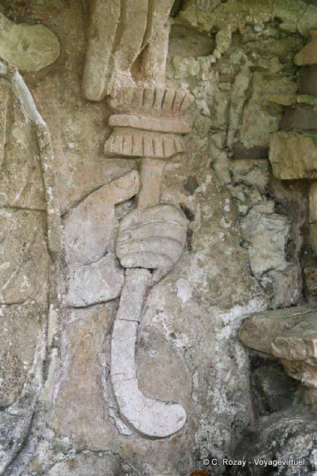 Konzentrieren Sie sich auf die Hand des Sturmgottes von Teotihuacan, Gruppe Nord, Palenque - Mexiko