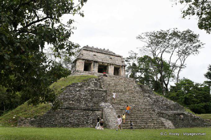 Tempel des Kreuzes: der Forscher Frederick Waldecken machte es zu seinem Haus für zwei Jahre, Palenque - Mexiko