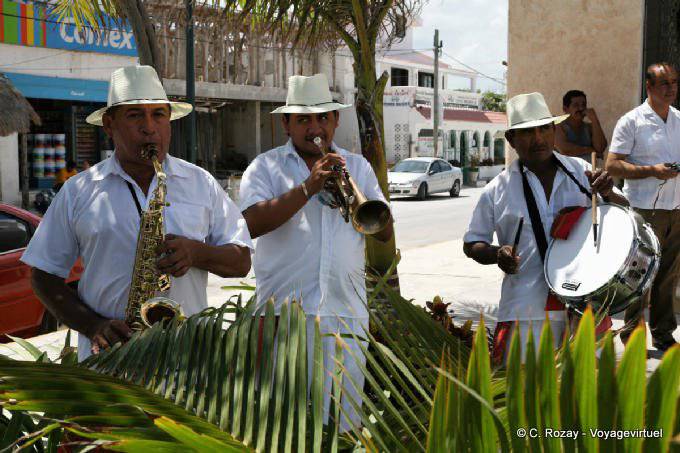 Gruppe von Musikern, Puerto Morelos - Mexiko