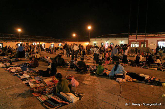 Nacht Handels Platz vor der Kathedrale, San Cristobal de las Casas - Mexiko