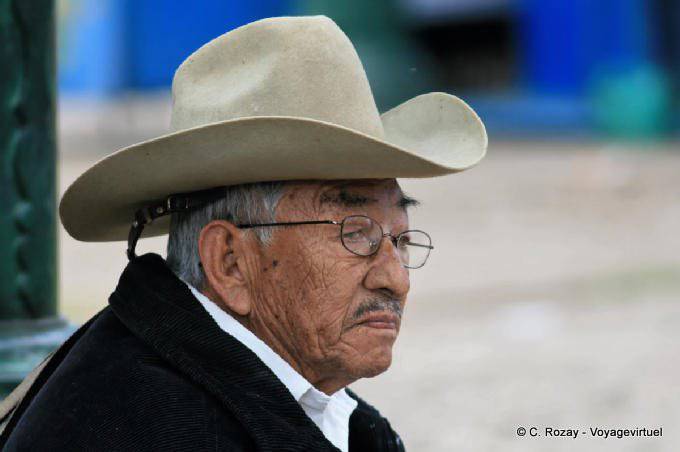Portrait der Mann mit dem Hut, San Cristobal de las Casas - Mexiko