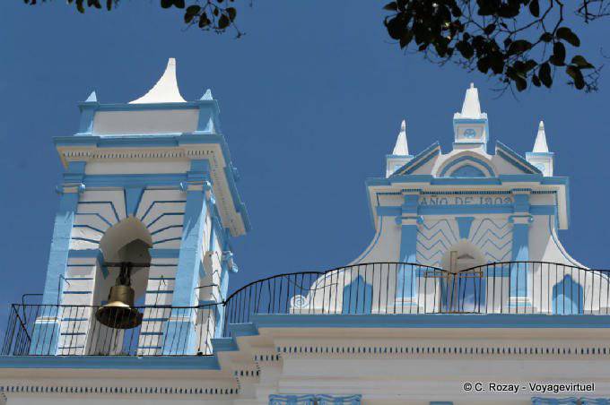 Steeple an der Spitze der Kirche von Santa Lucia, San Cristobal de las Casas - Mexiko