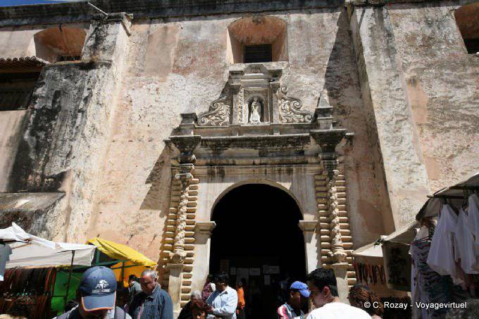 Portal der Kirche von La Caridad, San Cristobal de las Casas - Mexiko