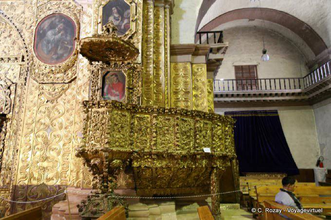 Goldene Kanzel der Kirche von Santo Domingo, San Cristobal de las Casas - Mexiko
