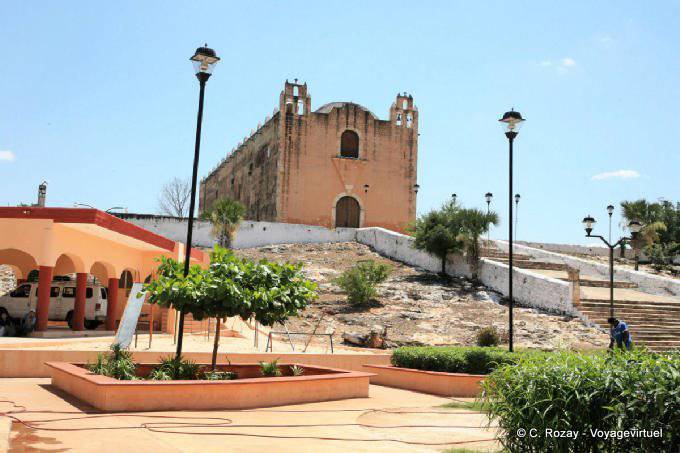 Tempel zu Ehren von San Mateo, Santa Elena - Mexiko