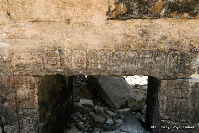 Tempel Hieroglyphen Pfosten, Sayil - Mexiko