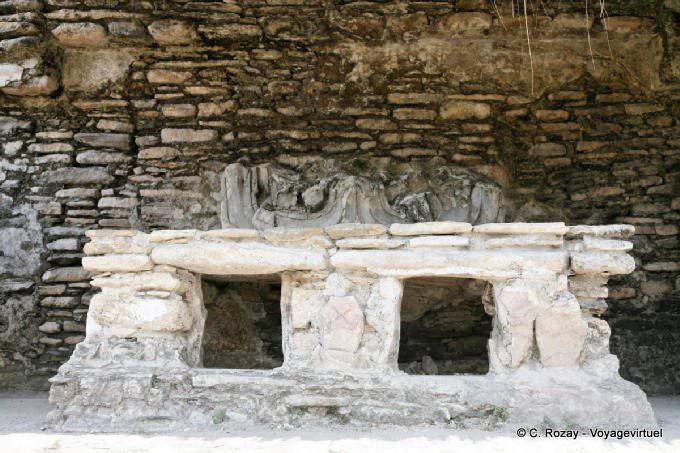 Stuck Glyphen des Altars, Palast der griechischen und Krieg, Tonina - Mexiko