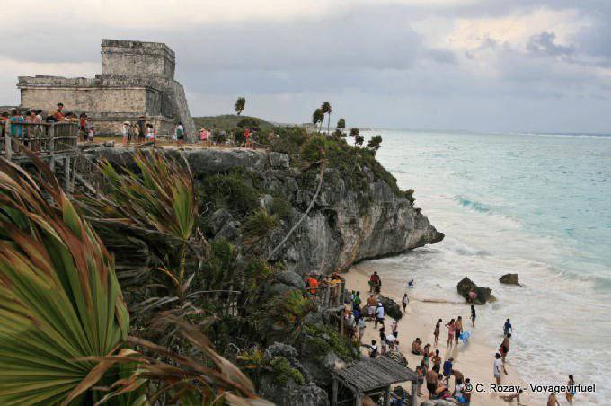 Der Strand am Fuße des Tempels des Gottes der Wind, Tulum - Mexiko