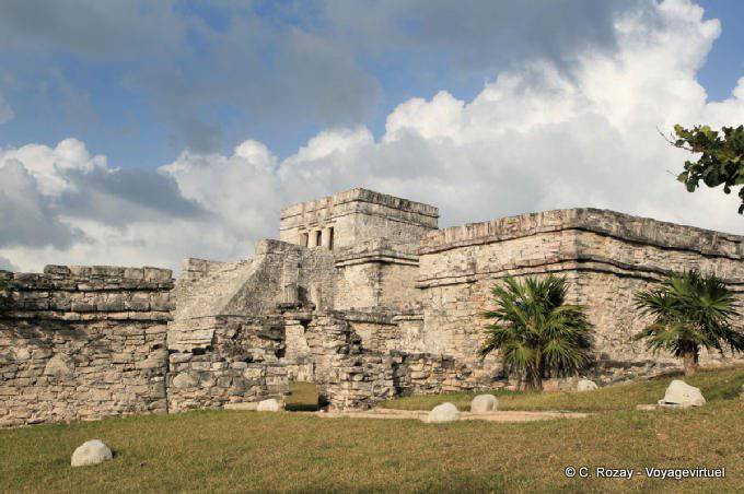 Die Überreste von El Castillo, Tulum - Mexiko